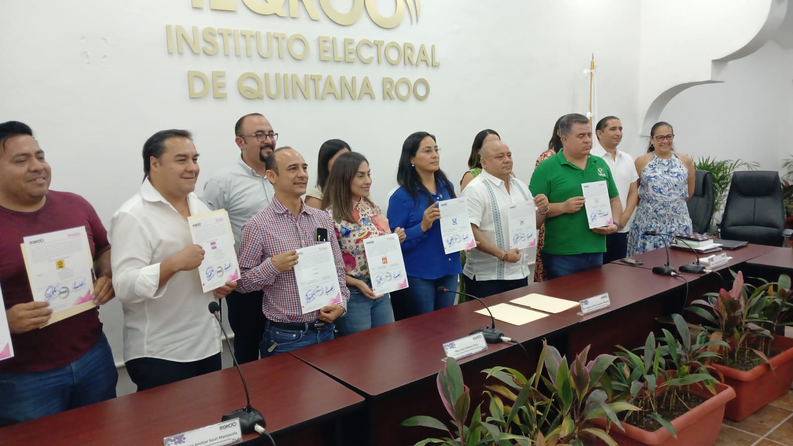 Deja Instituto Electoral acéfalas varias candidaturas del PRD y MC